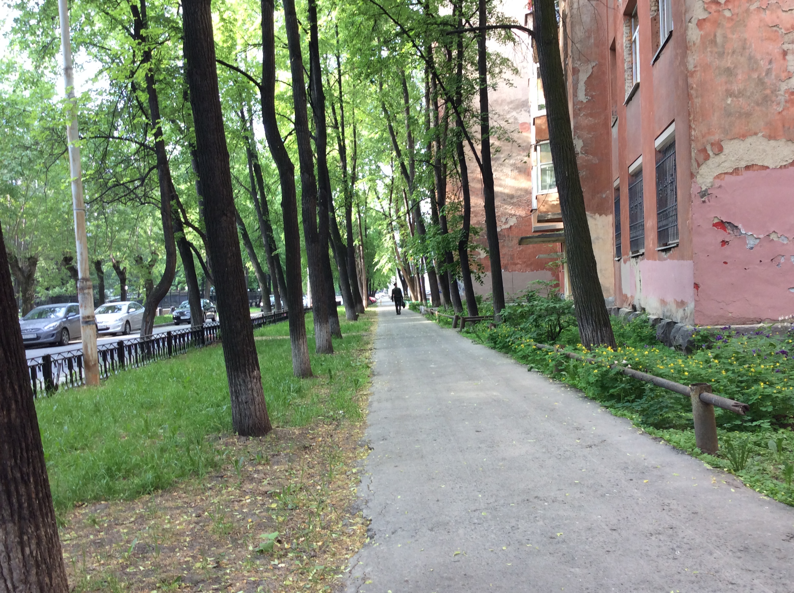 Alley in jekaterinenburg 